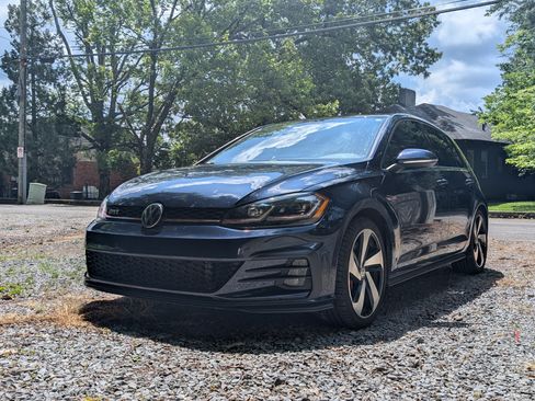 Used 2018 Volkswagen GTI SE w/ SE Leather Package image 5