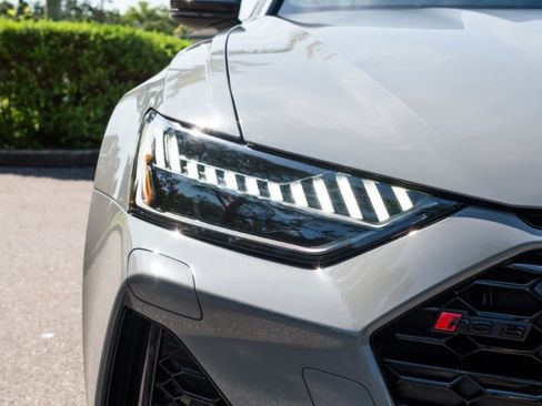 Used 2021 Audi RS 6 w/ Executive Package image 17