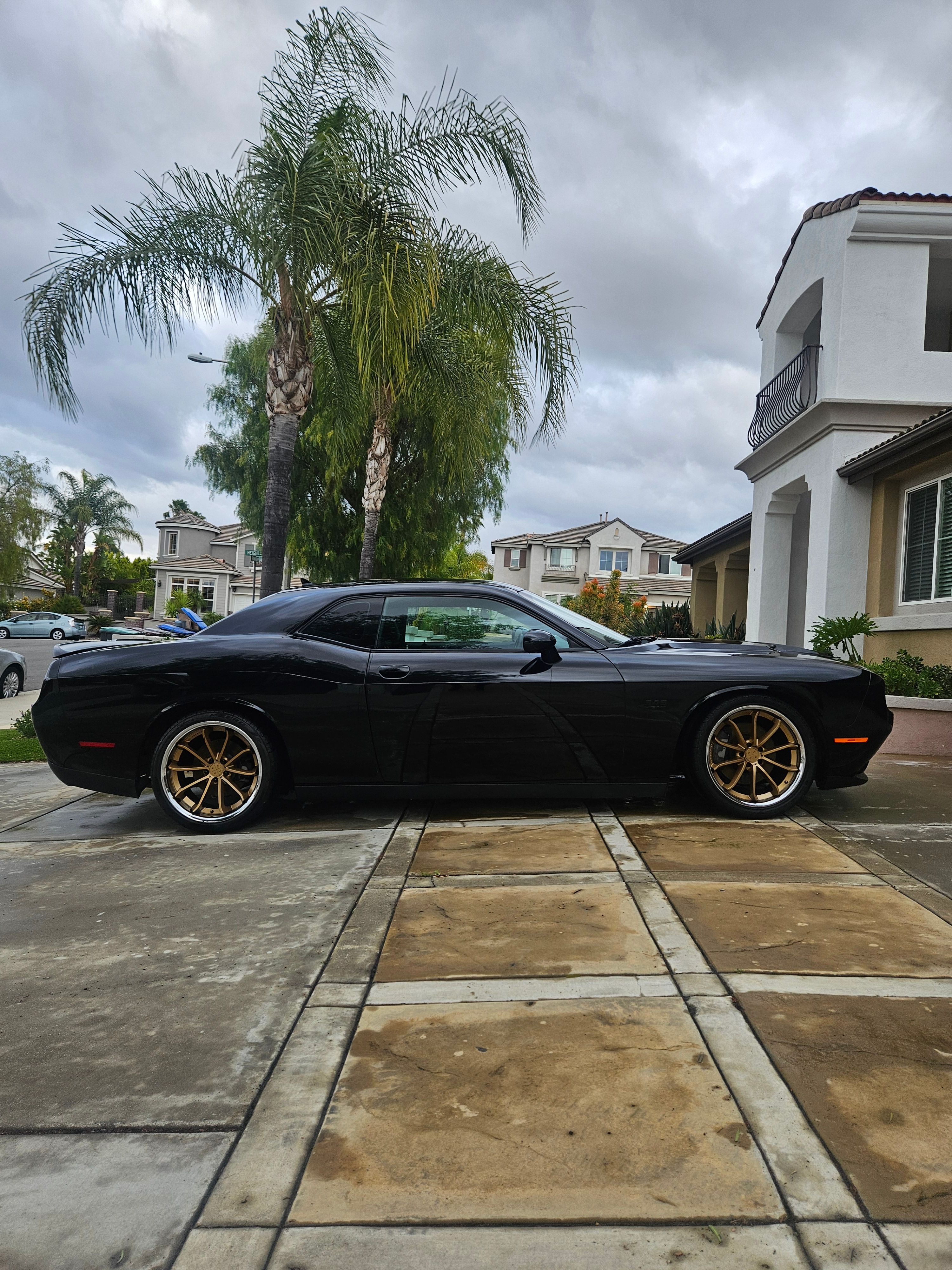 Used 2016 Dodge Challenger R/T w/ Blacktop Package RWD image 2