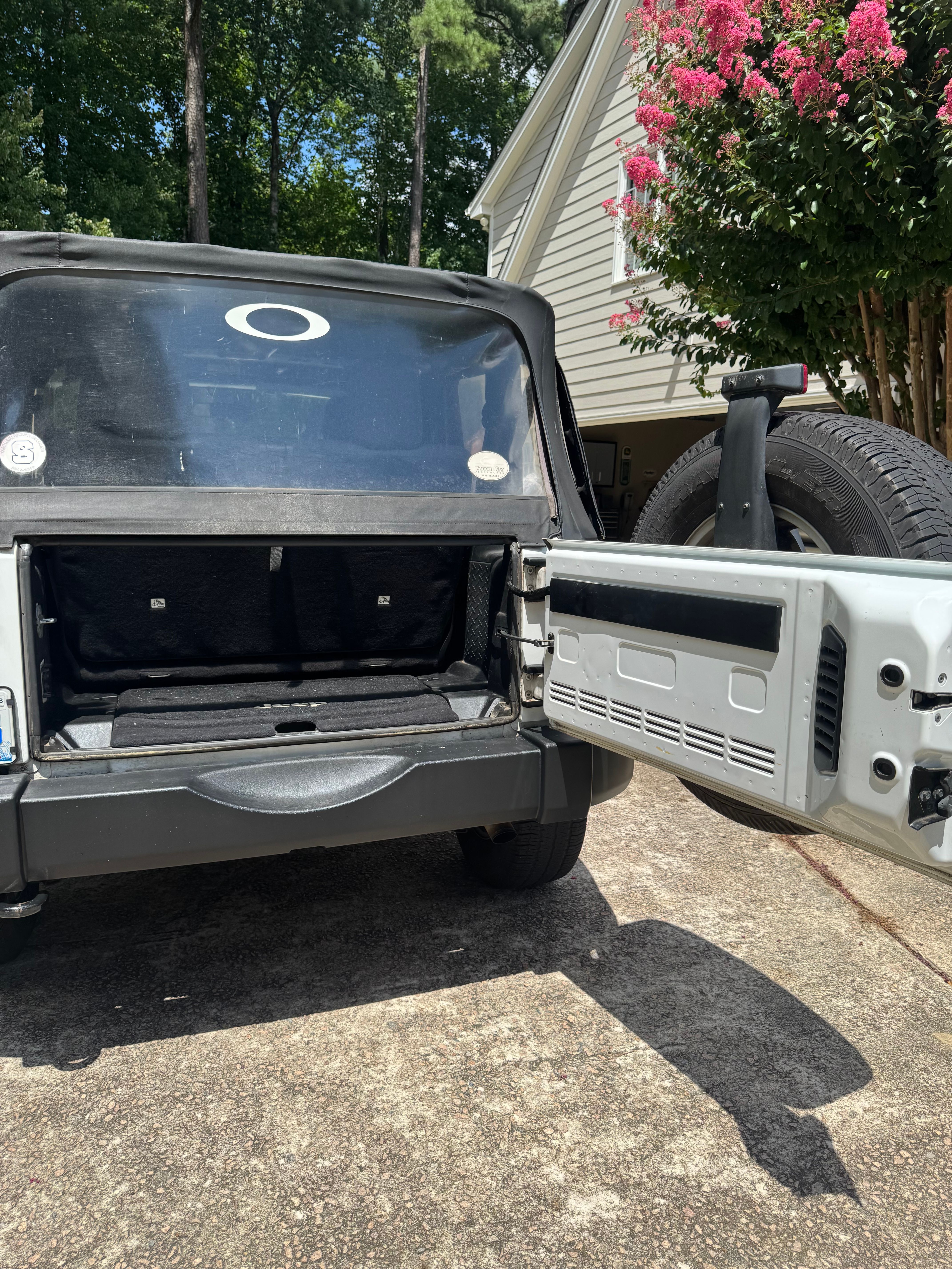 Used 2011 Jeep Wrangler Sport AWD/4WD image 17