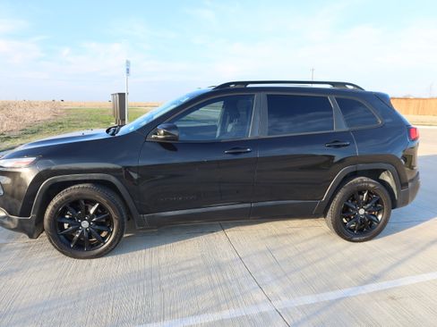 Used 2014 Jeep Cherokee Latitude image 2