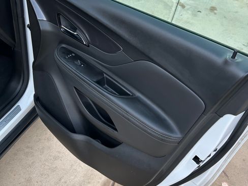 Used 2022 Buick Encore Preferred w/ Safety Package image 24