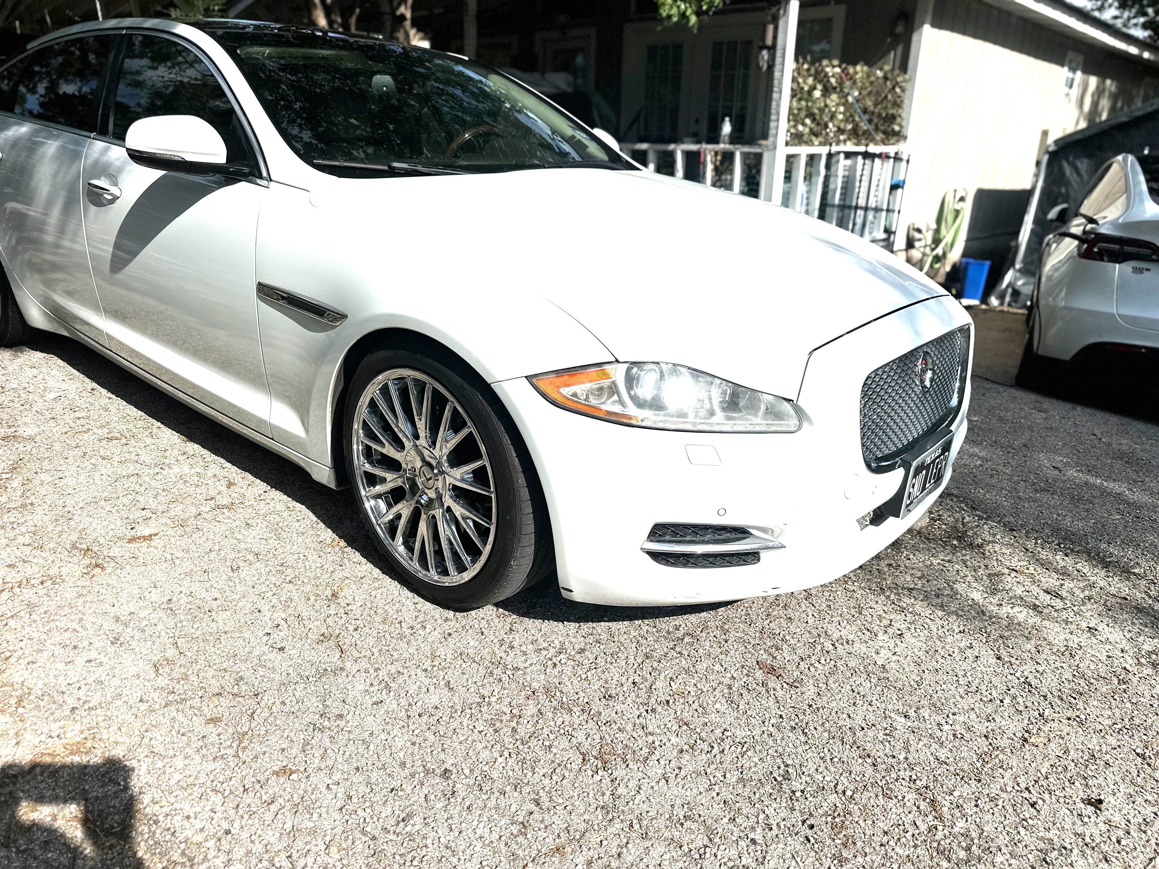 Used 2015 Jaguar XJ L Portfolio RWD image 4