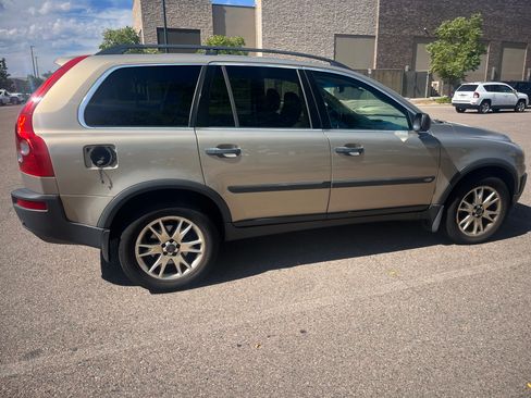 Used 2004 Volvo XC90 T6 AWD/4WD image 2