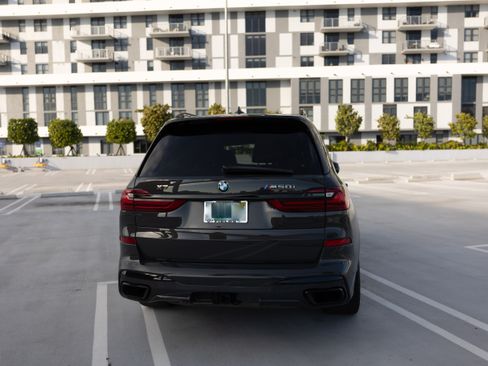 Used 2022 BMW X7 M50i w/ Dynamic Handling Package image 4