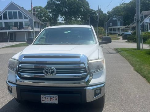 Used 2017 Toyota Tundra SR5 AWD/4WD image 1