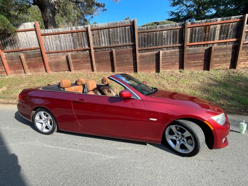 Used 2012 BMW 335i Convertible image 1
