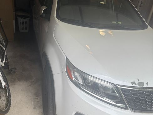 Used 2015 Kia Sorento LX image 1