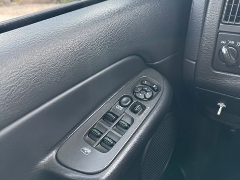 Used 2004 Dodge Ram 2500 Truck SLT w/ Trailer Tow Group image 17