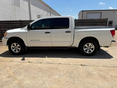 Used 2008 Nissan Titan SE RWD image 1