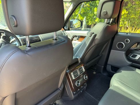 Used 2022 Land Rover Range Rover image 23