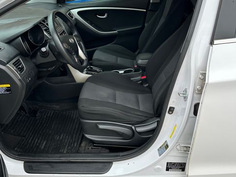 Used 2015 Hyundai Elantra GT FWD image 9