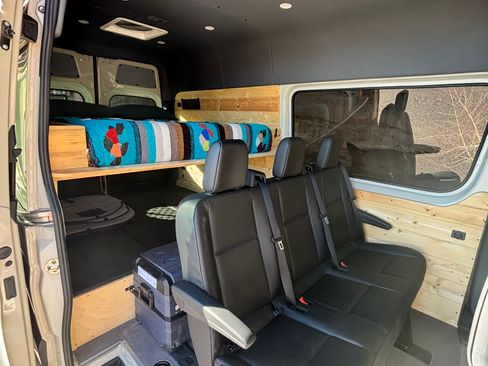 Used 2024 Mercedes-Benz Sprinter 2500 image 10