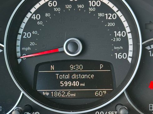 Used 2014 Volkswagen Beetle 1.8T FWD image 31