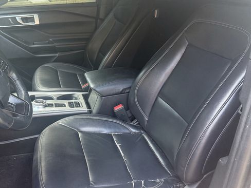Used 2020 Ford Explorer XLT w/ Equipment Group 202A RWD image 10