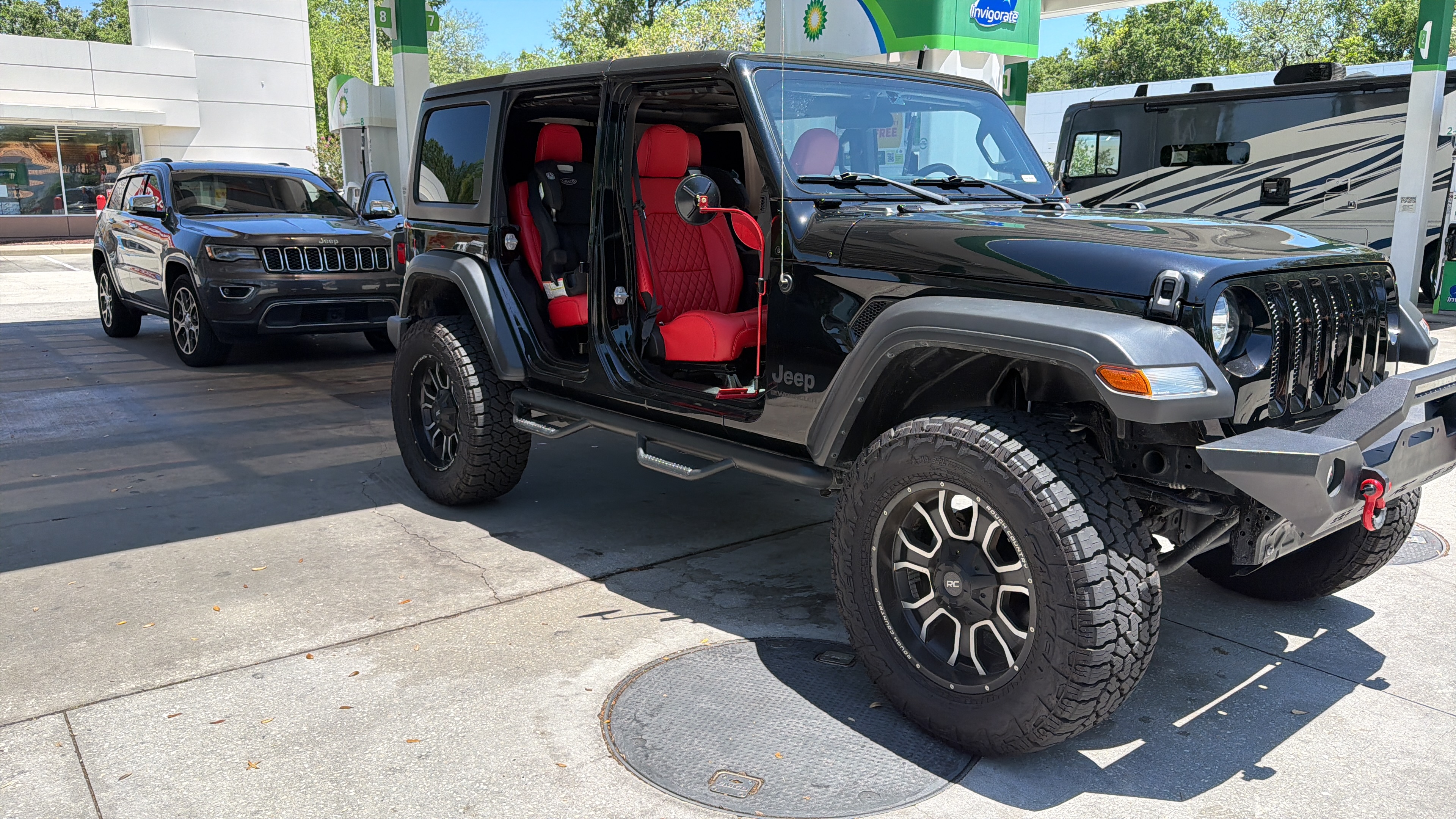 Used 2023 Jeep Wrangler Unlimited Sport AWD/4WD image 12