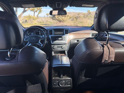 Used 2015 Mercedes-Benz GL 63 AMG 4MATIC image 15