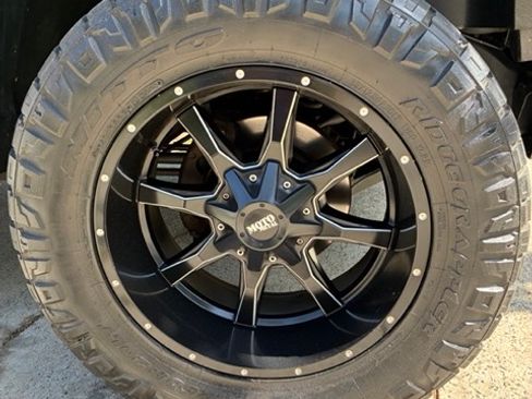 Used 2003 HUMMER H2 w/ Preferred Equipment Group image 4