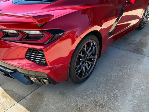 Used 2025 Chevrolet Corvette Stingray Premium Cpe w/ Z51 Performance Package RWD image 9