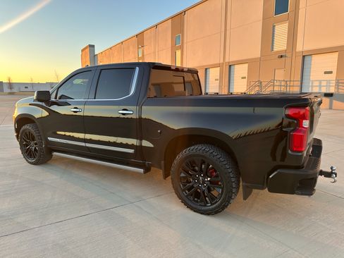 Used 2024 Chevrolet Silverado 1500 High Country image 11