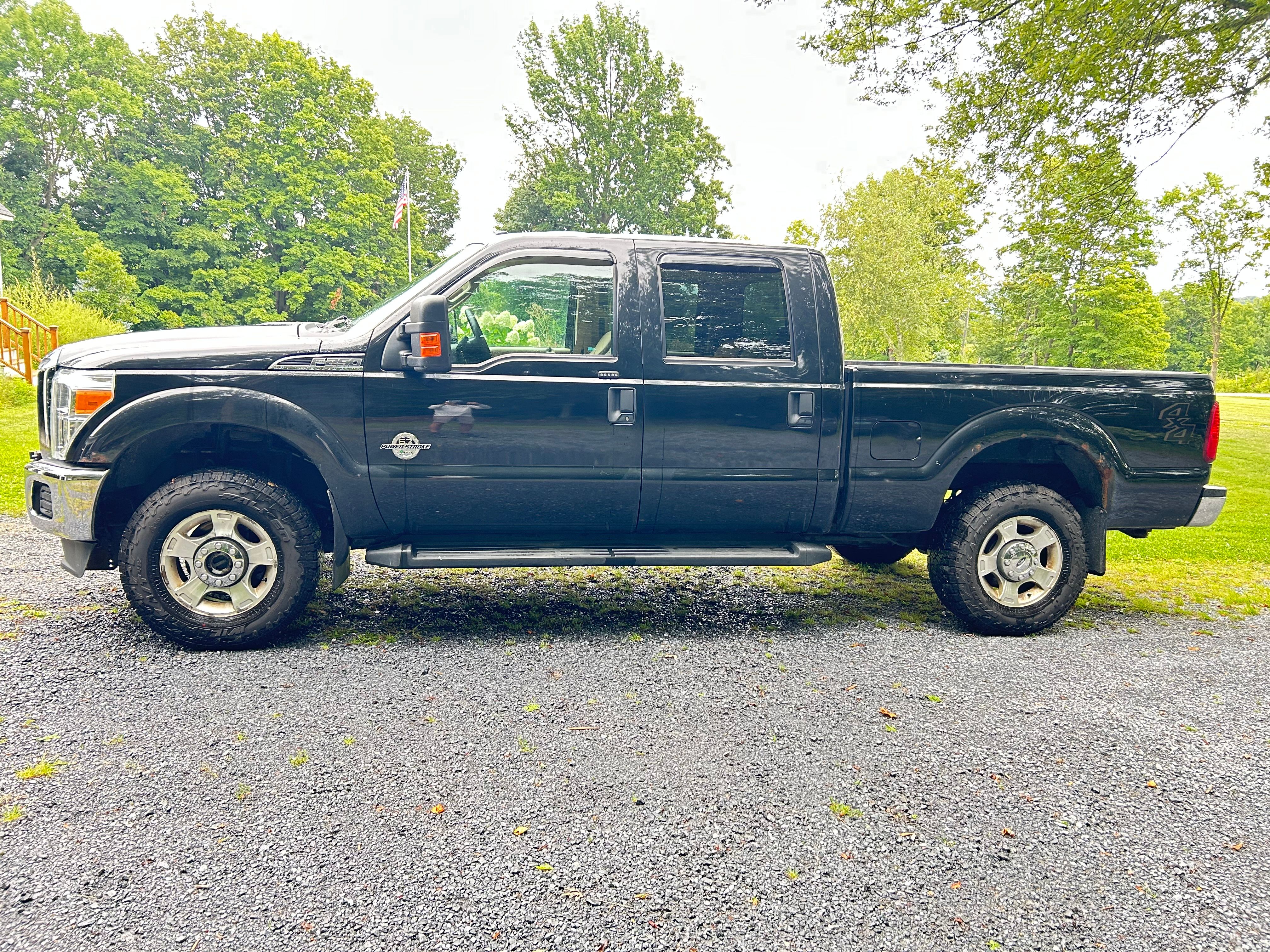 Used 2015 Ford F250 XLT w/ Snow Plow Prep Package AWD/4WD image 5