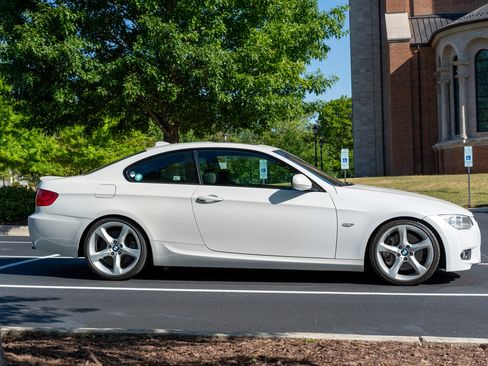 Used 2013 BMW 335i Coupe image 6