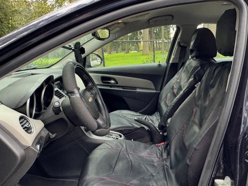 Used 2014 Chevrolet Cruze LS image 6