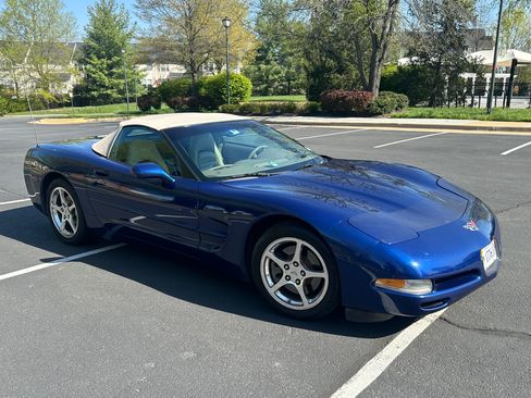Used 2004 Chevrolet Corvette Convertible w/ Preferred Equipment Group image 4