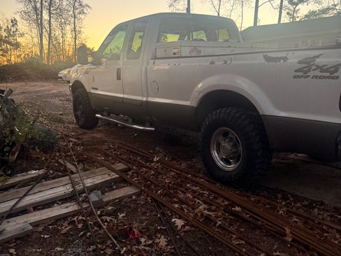 Used 2002 Ford F250 4x4 SuperCab Super Duty image 5