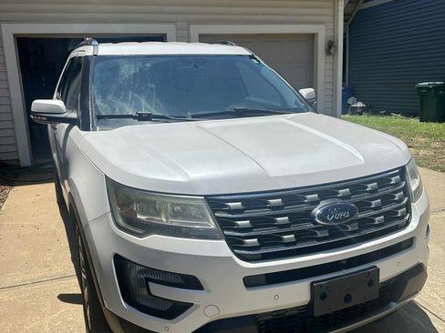 Used 2017 Ford Explorer Limited image 5
