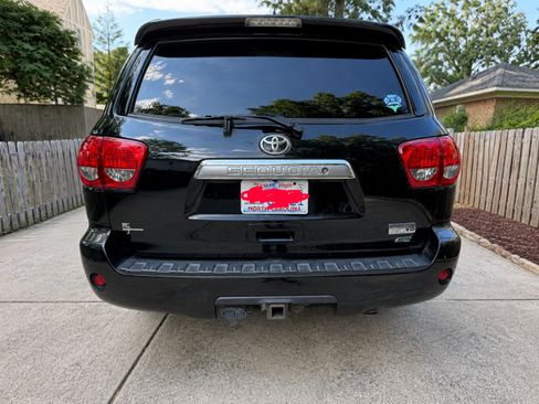 Used 2017 Toyota Sequoia Platinum AWD/4WD image 8
