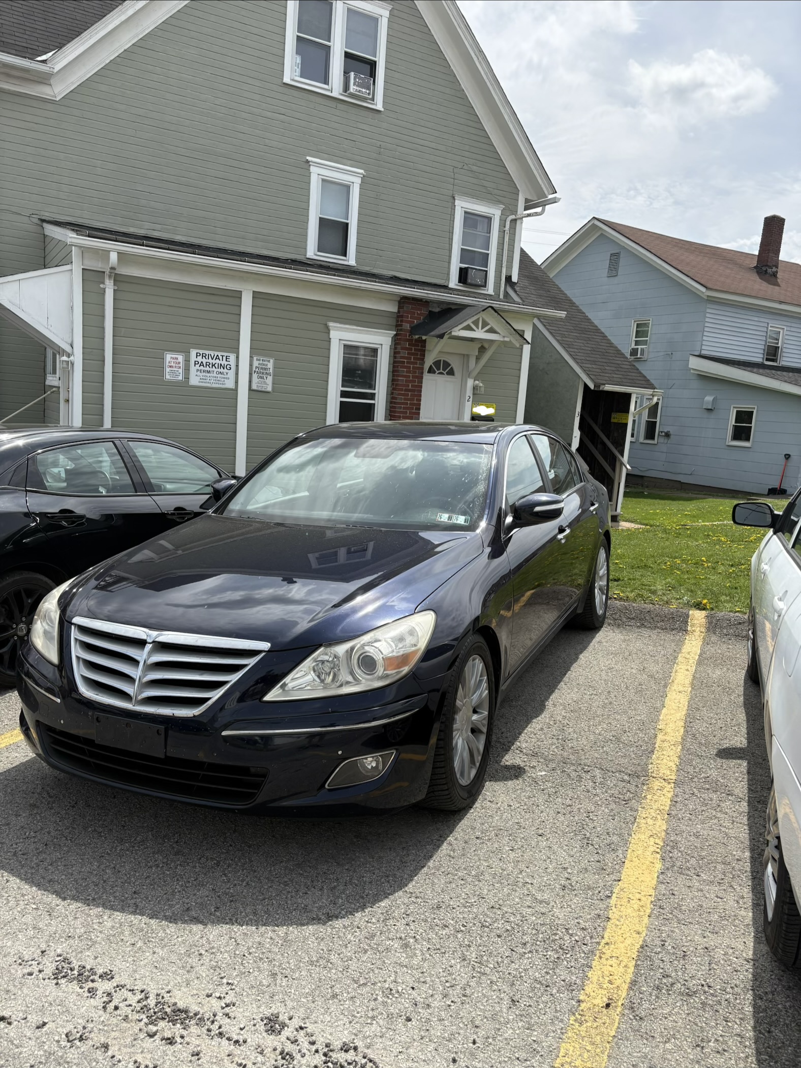 Used 2009 Hyundai Genesis 3.8 w/ Technology Pkg 4 RWD image 1