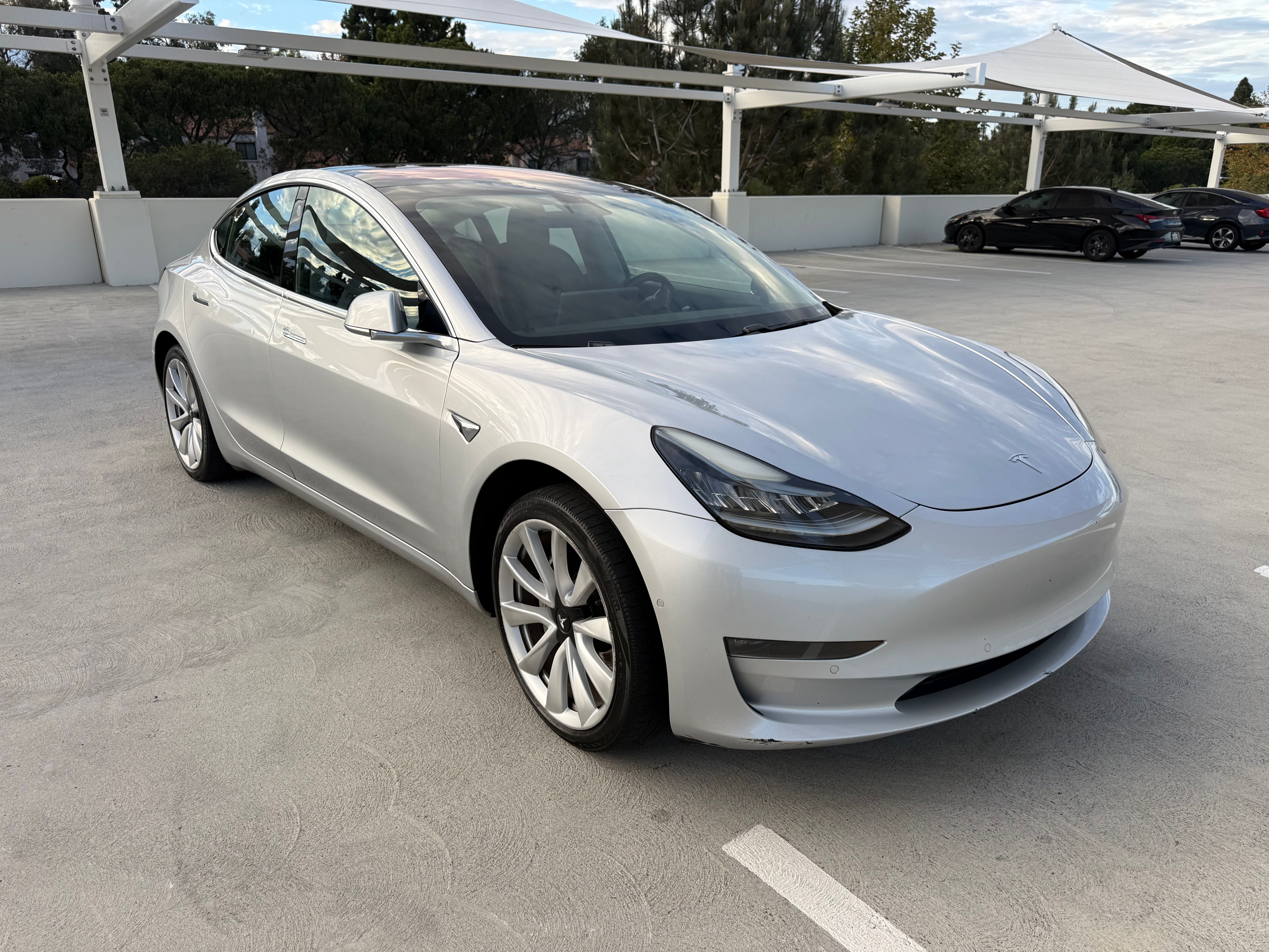 Used 2018 Tesla Model 3 Long Range RWD image 2