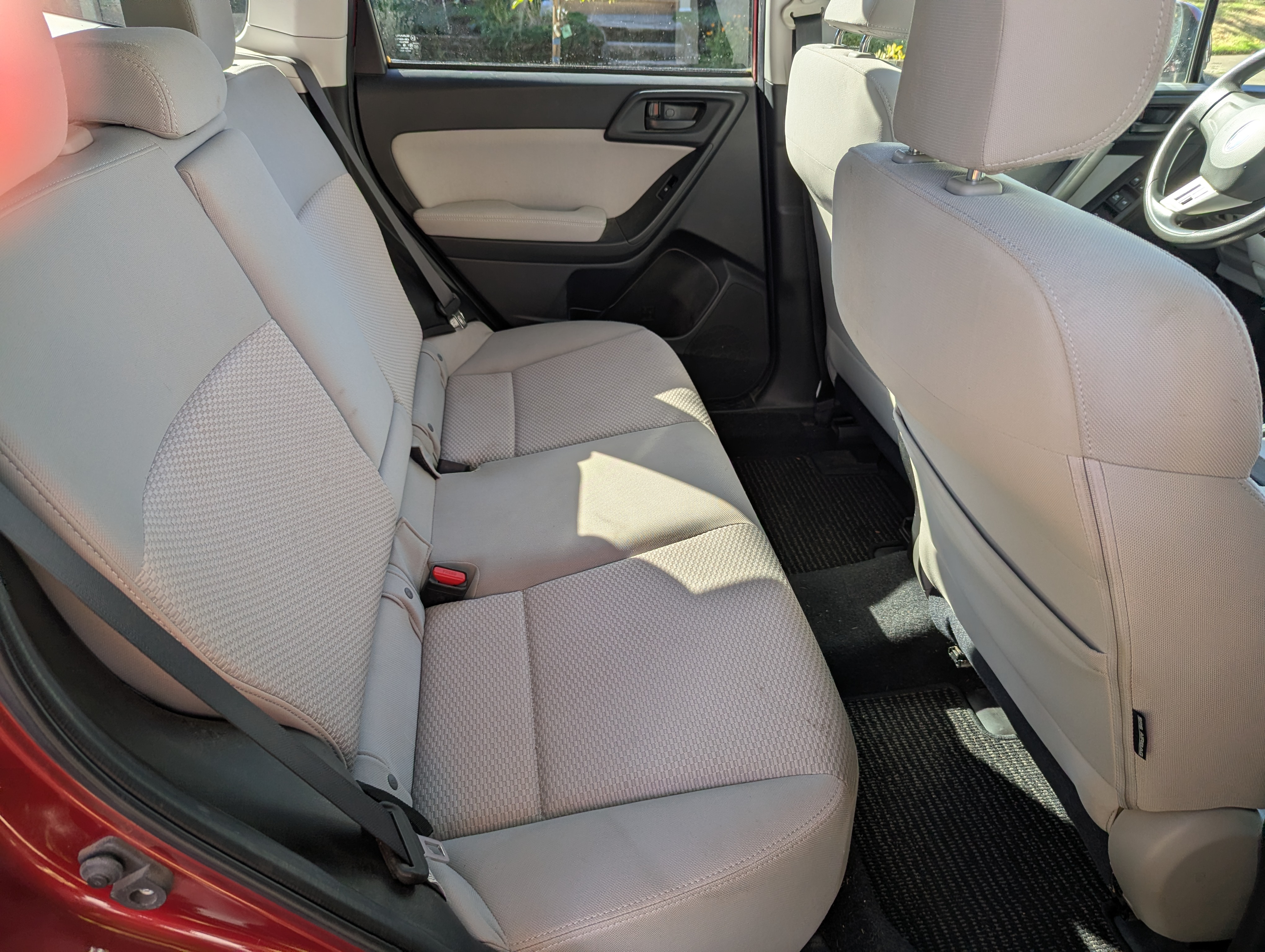 Used 2014 Subaru Forester 2.5i Premium w/ All-Weather Package AWD/4WD image 8