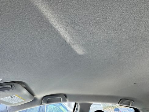 Used 2012 Toyota Yaris LE image 36