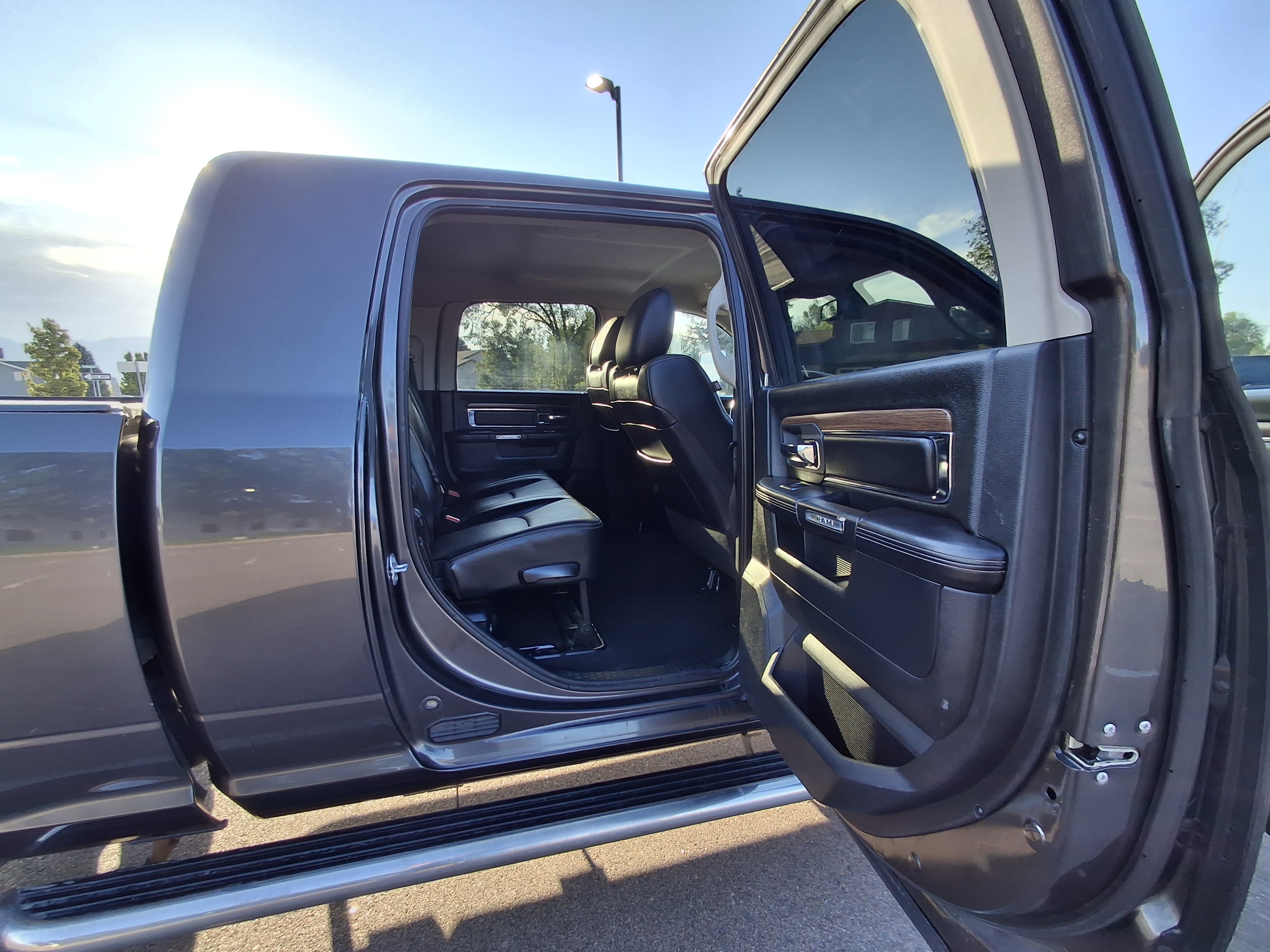 Used 2017 RAM 3500 Laramie w/ Snow Chief Group AWD/4WD image 14