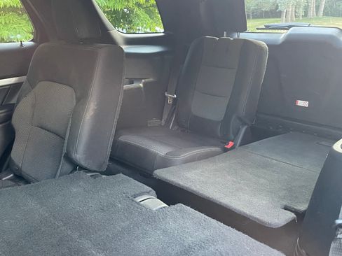 Used 2016 Ford Explorer XLT AWD/4WD image 11