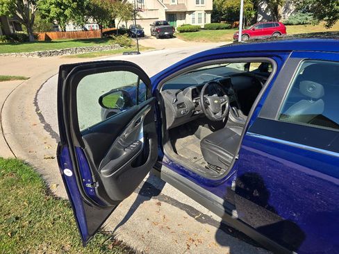 Used 2013 Chevrolet Volt Premium w/ Premium Trim Package image 8