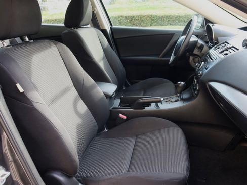 Used 2013 MAZDA MAZDA3 i Touring image 16