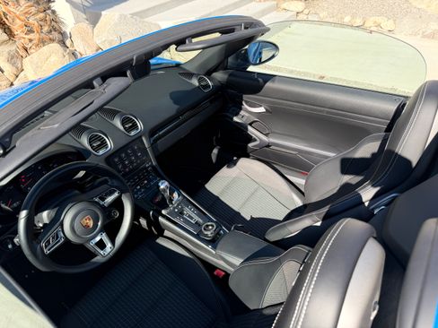 Used 2022 Porsche 718 Boxster image 11