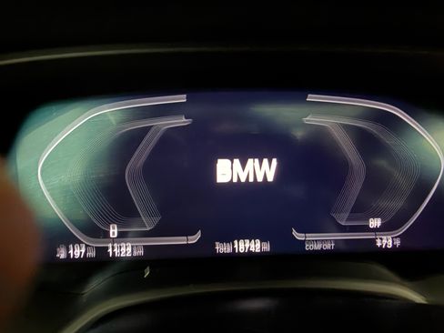 Used 2022 BMW X6 M50i w/ Premium Package AWD/4WD image 2