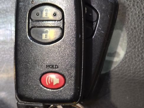 Used 2014 Toyota Prius Four image 16