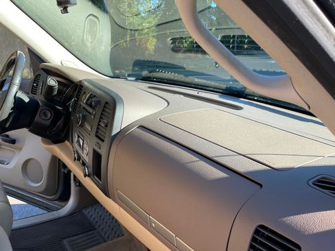 Used 2013 GMC Sierra 1500 SLE w/ Power Tech Package image 12