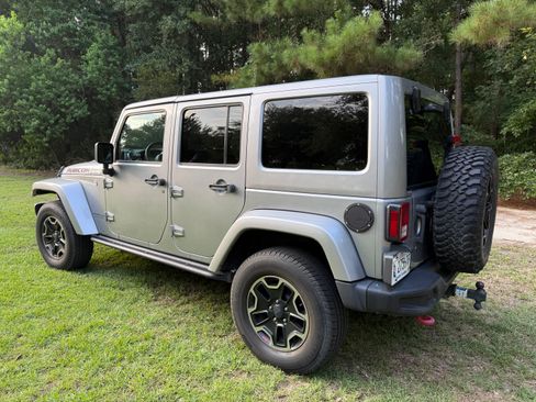 Used 2017 Jeep Wrangler Unlimited Rubicon AWD/4WD image 4