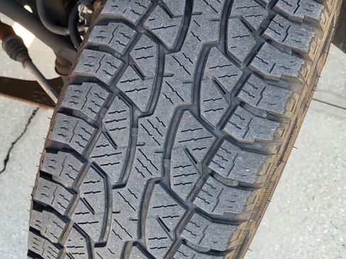 Used 2021 Chevrolet Silverado 2500 Custom w/ Custom Value Package image 12