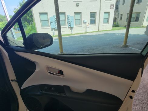 Used 2017 Toyota Prius Two image 16