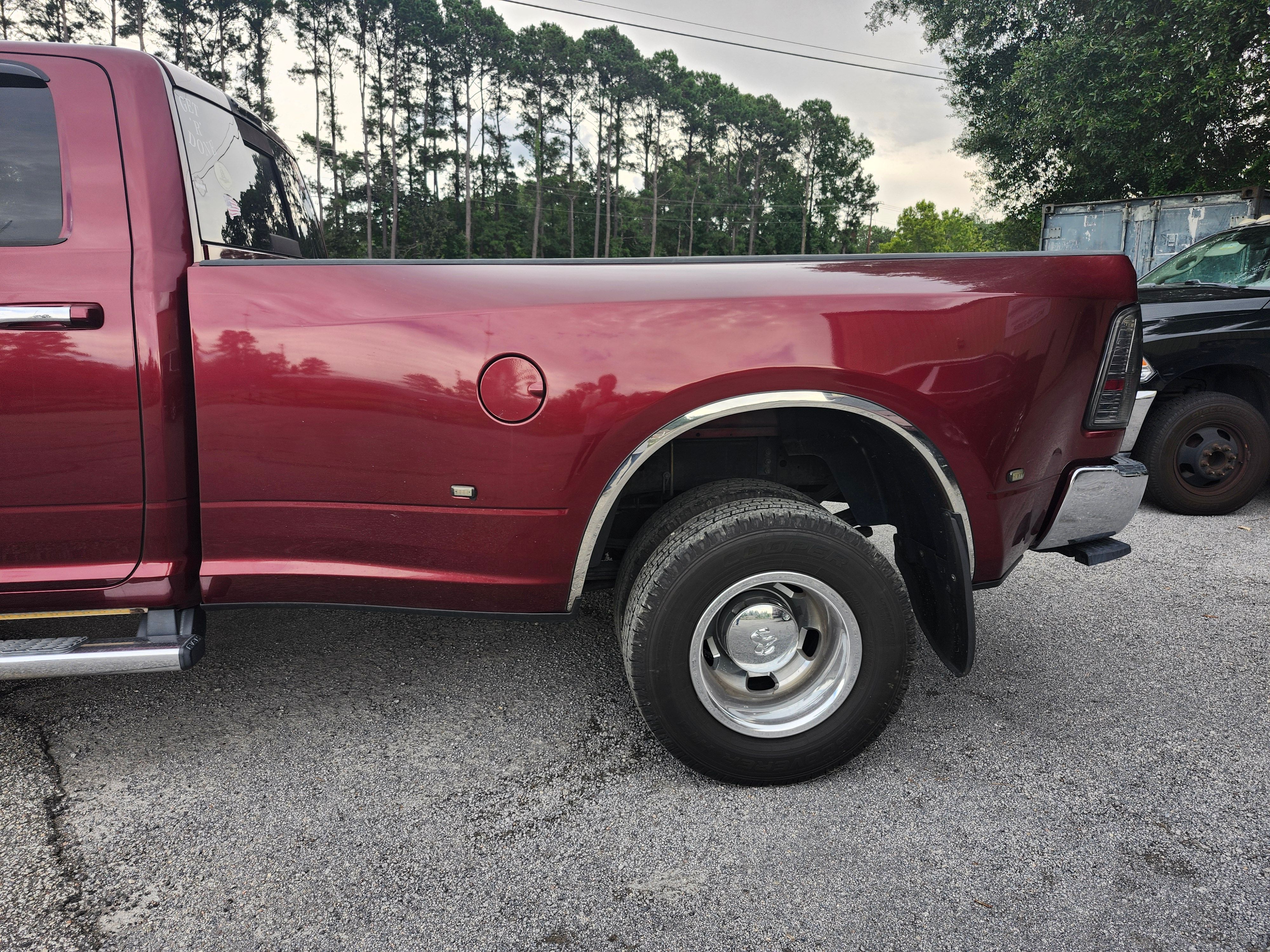 Used 2017 RAM 3500 SLT RWD image 9