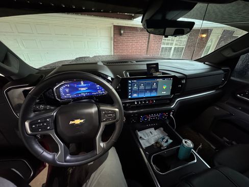 Used 2024 Chevrolet Silverado 2500 LTZ w/ LTZ Premium Package image 8