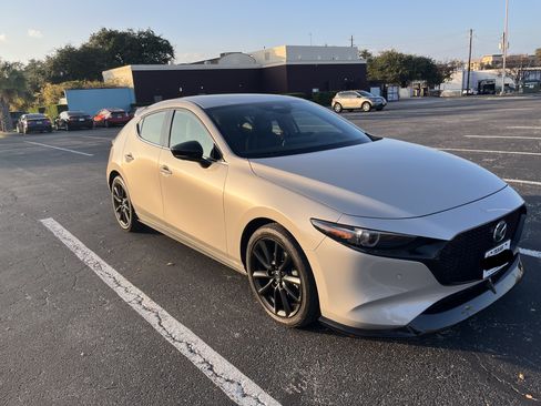 Used 2024 MAZDA MAZDA3 Hatchback w/Premium Plus Pkg image 5