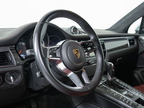 Used 2016 Porsche Macan Turbo image 10